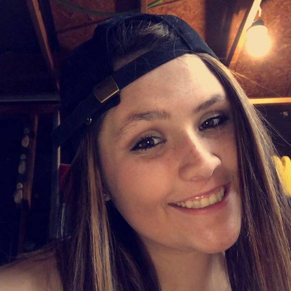 Meet your Posher, Mackenzie - Picture 1 of 1